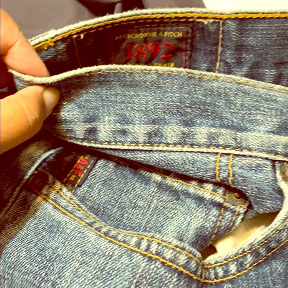 Men’s A&F vintage straight Jeans